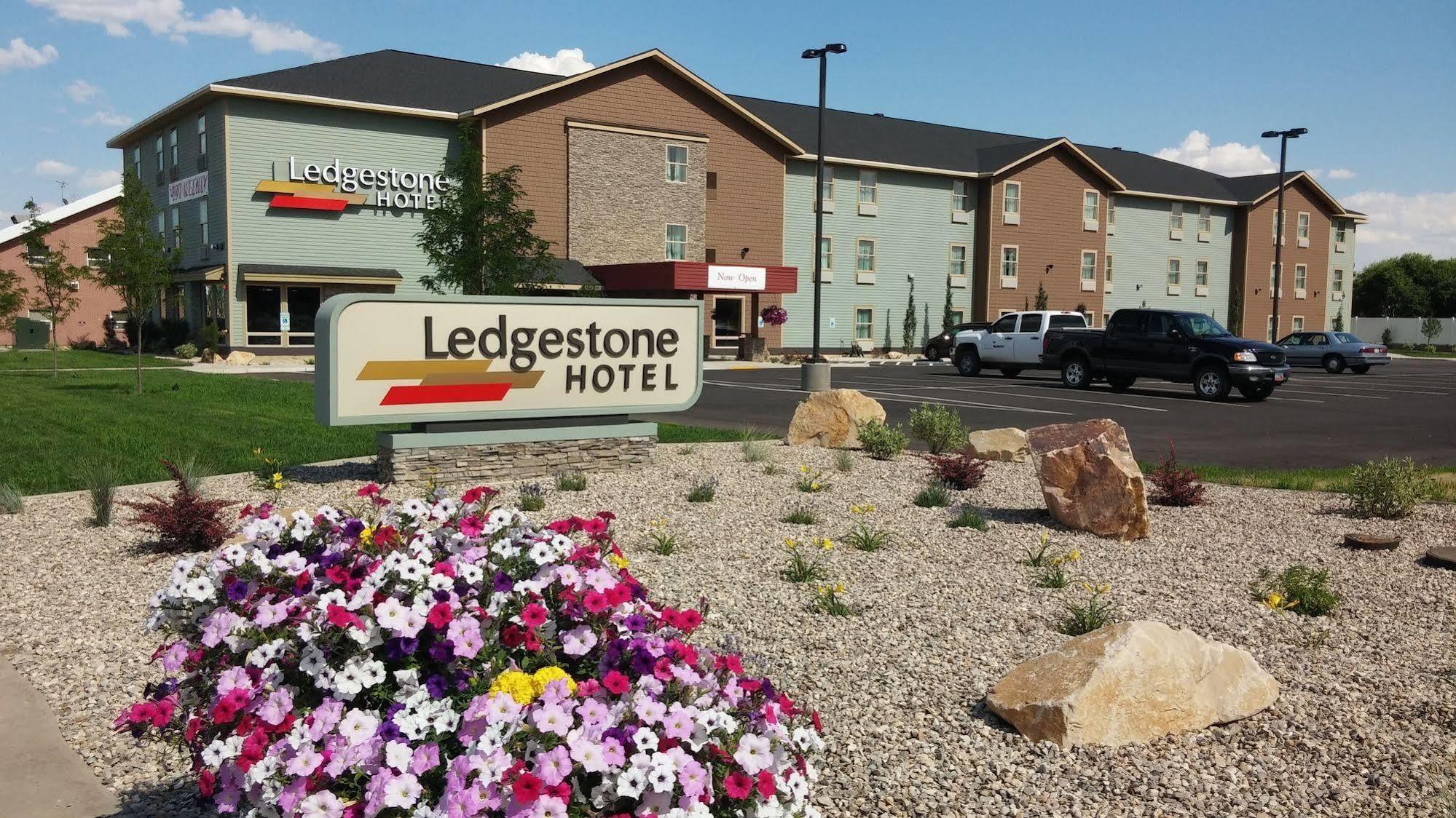 Ledgestone Hotel Vernal Eksteriør bilde